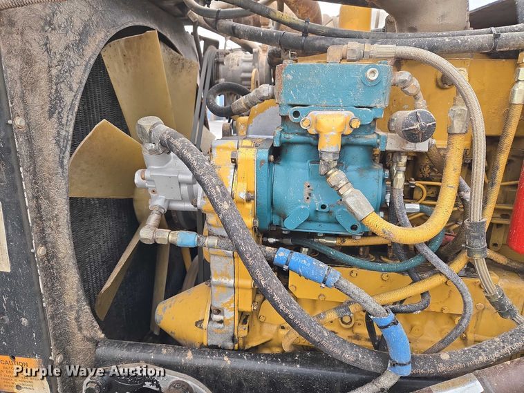 image for item ET5283 1995 Peterbilt 378 semi truck