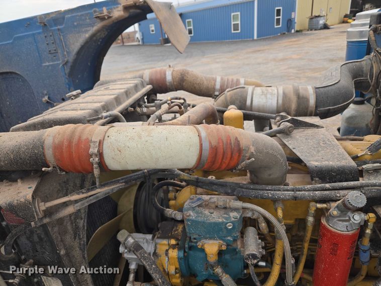 image for item ET5283 1995 Peterbilt 378 semi truck