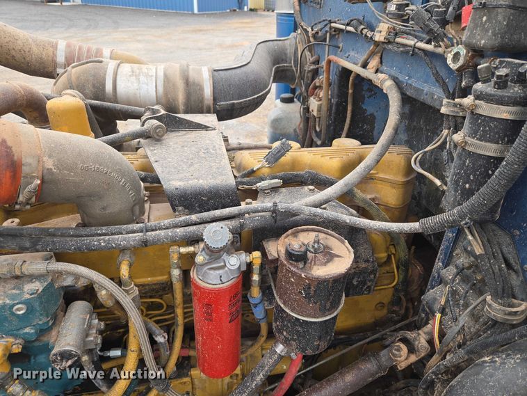 image for item ET5283 1995 Peterbilt 378 semi truck