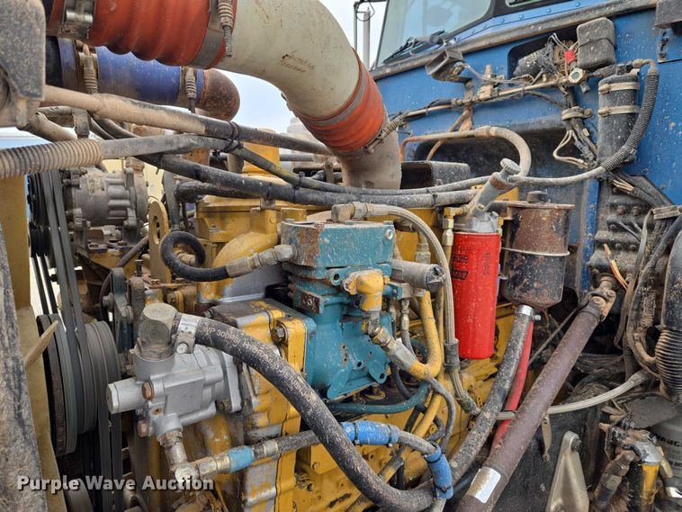 image for item ET5283 1995 Peterbilt 378 semi truck