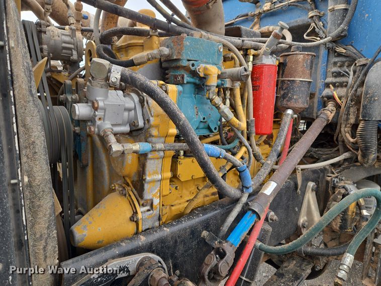 image for item ET5283 1995 Peterbilt 378 semi truck