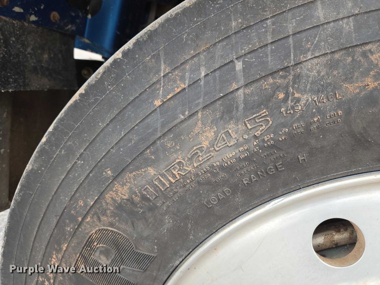 image for item ET5283 1995 Peterbilt 378 semi truck