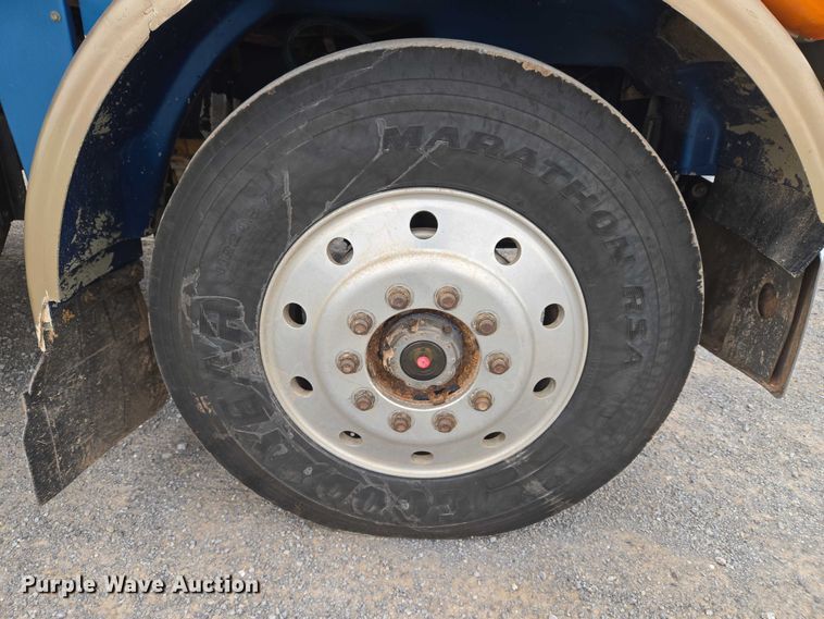 image for item ET5283 1995 Peterbilt 378 semi truck