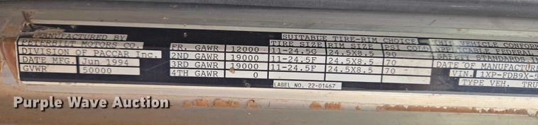 image for item ET5283 1995 Peterbilt 378 semi truck