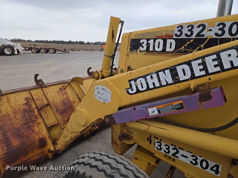image for item ET5284 1996 John Deere 310D backhoe