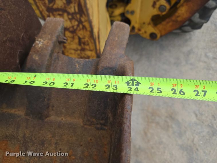 image for item ET5284 1996 John Deere 310D backhoe