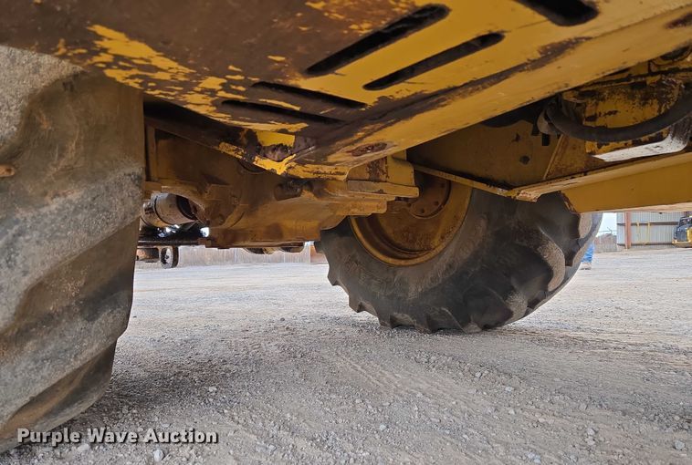 image for item ET5284 1996 John Deere 310D backhoe