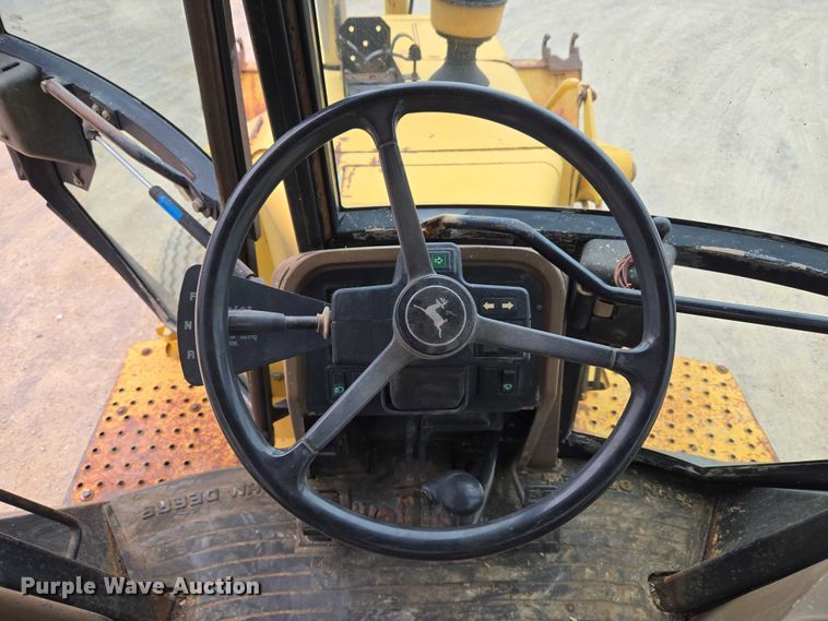 image for item ET5284 1996 John Deere 310D backhoe