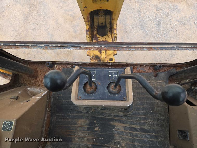 image for item ET5284 1996 John Deere 310D backhoe