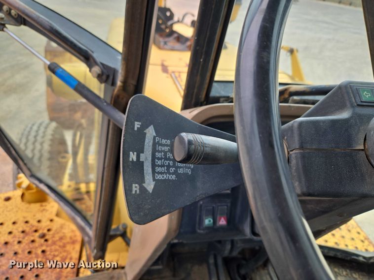 image for item ET5284 1996 John Deere 310D backhoe