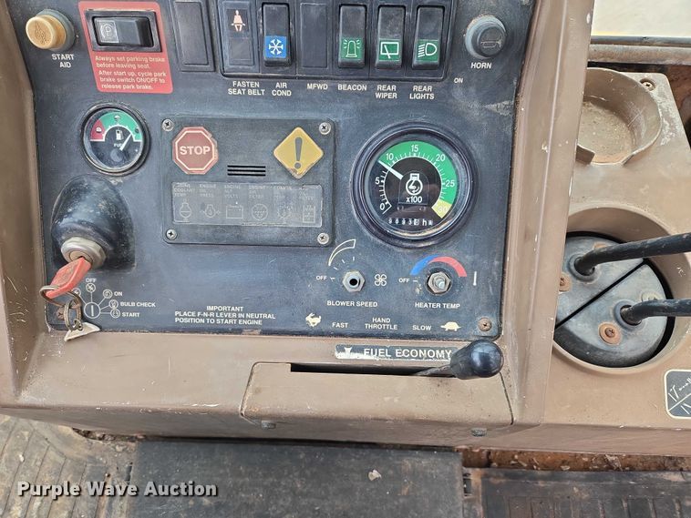 image for item ET5284 1996 John Deere 310D backhoe