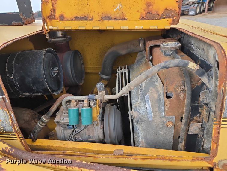 image for item ET5284 1996 John Deere 310D backhoe