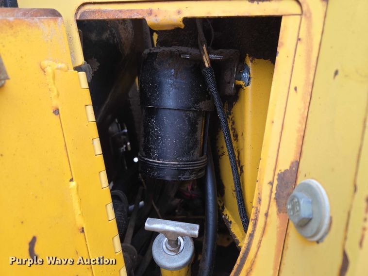 image for item ET5284 1996 John Deere 310D backhoe