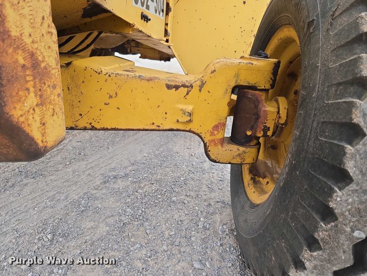 image for item ET5284 1996 John Deere 310D backhoe