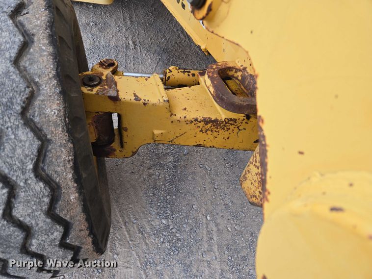 image for item ET5284 1996 John Deere 310D backhoe