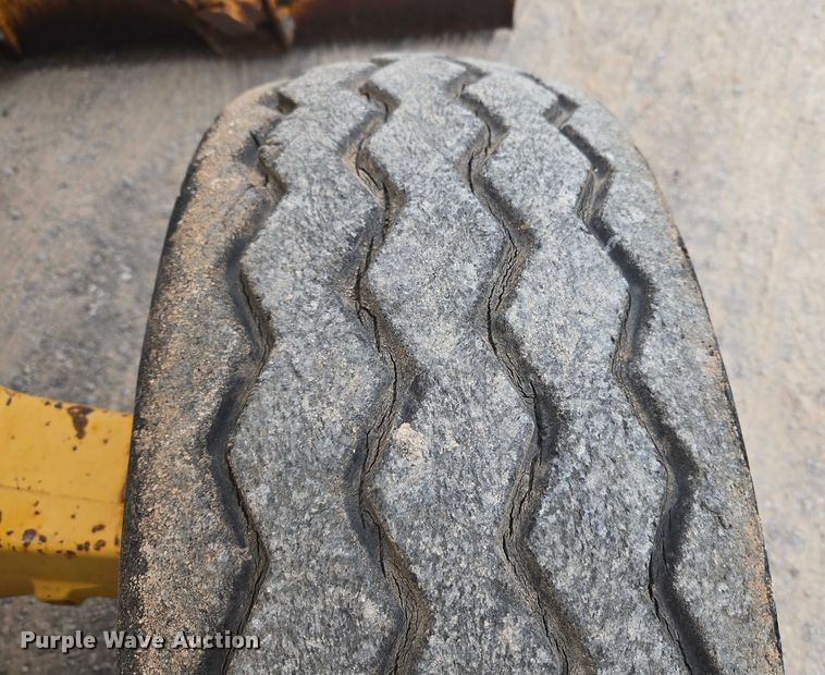 image for item ET5284 1996 John Deere 310D backhoe