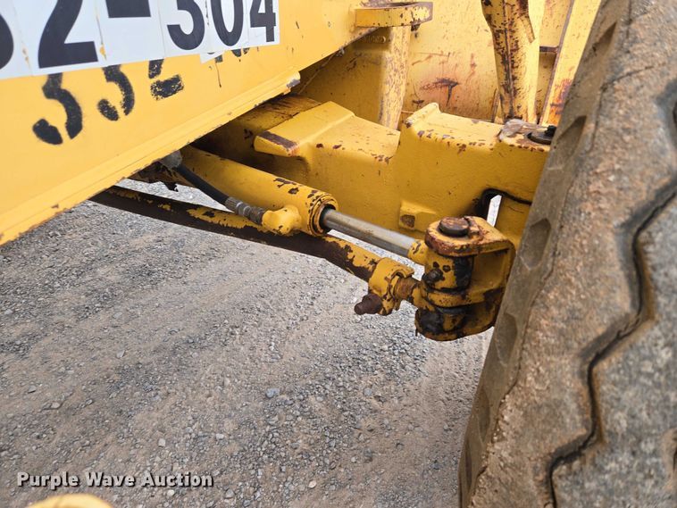 image for item ET5284 1996 John Deere 310D backhoe