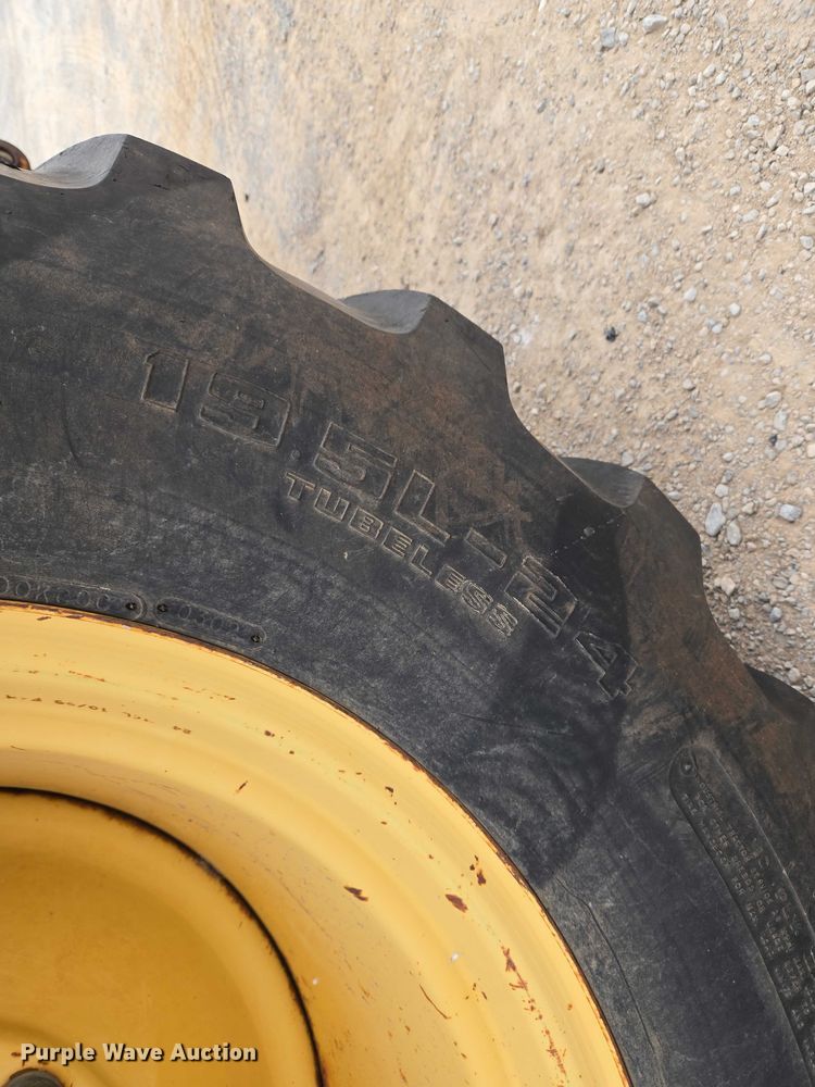 image for item ET5284 1996 John Deere 310D backhoe