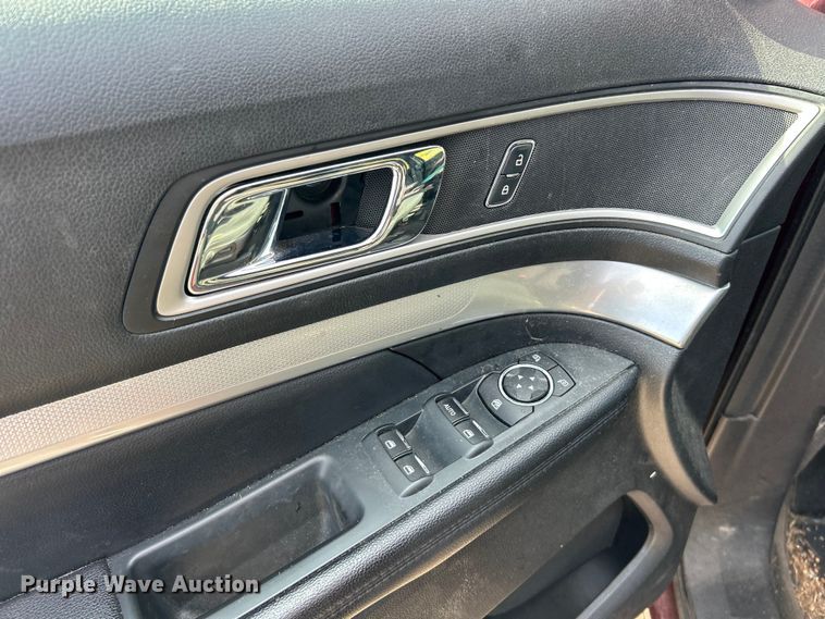 image for item ET6608 2015 Ford Explorer Police Interceptor SUV