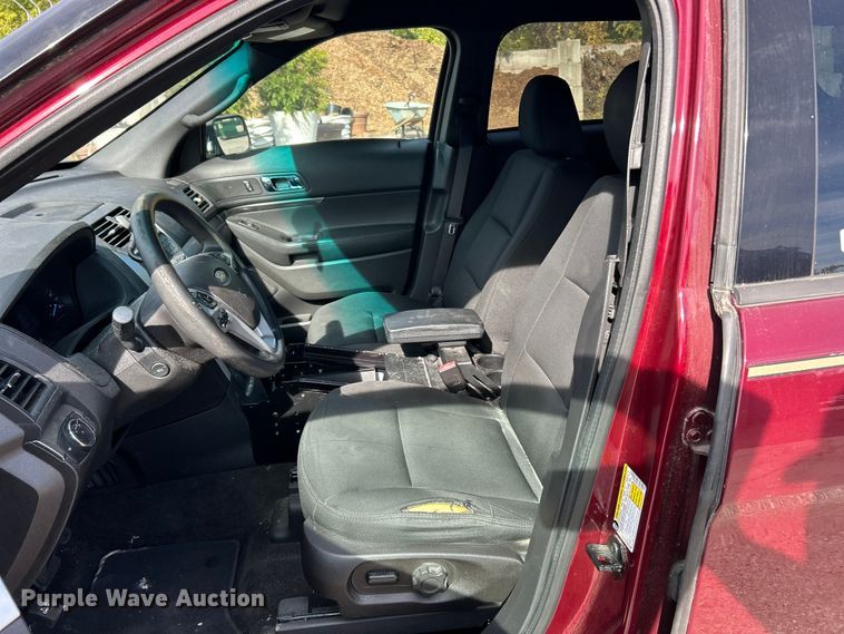 image for item ET6608 2015 Ford Explorer Police Interceptor SUV