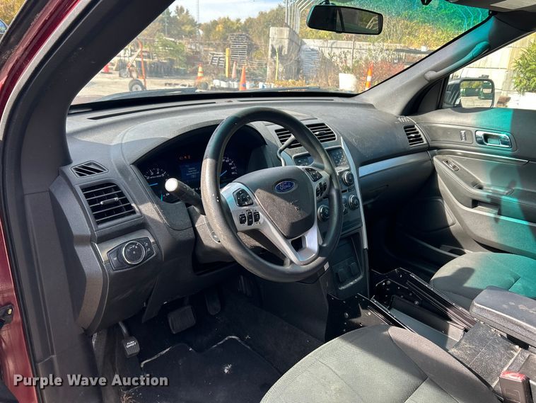 image for item ET6608 2015 Ford Explorer Police Interceptor SUV
