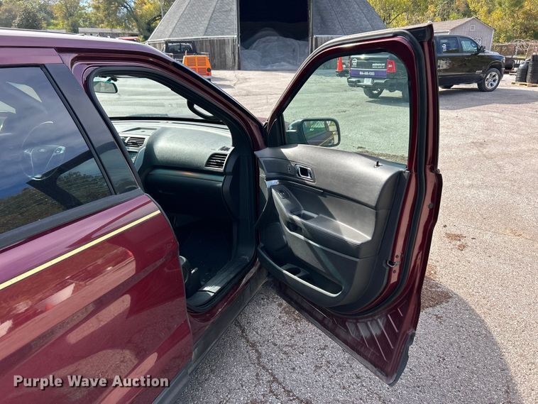 image for item ET6608 2015 Ford Explorer Police Interceptor SUV