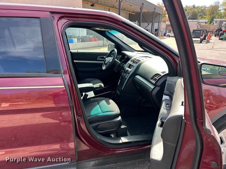 image for item ET6608 2015 Ford Explorer Police Interceptor SUV