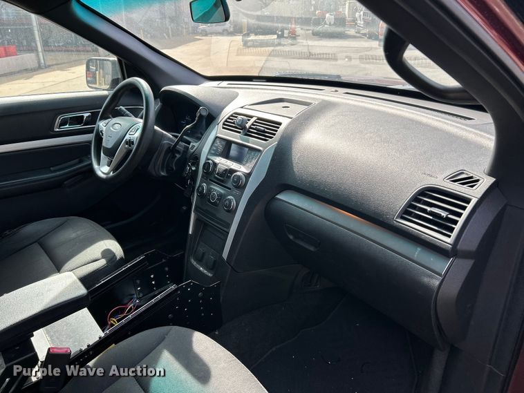 image for item ET6608 2015 Ford Explorer Police Interceptor SUV