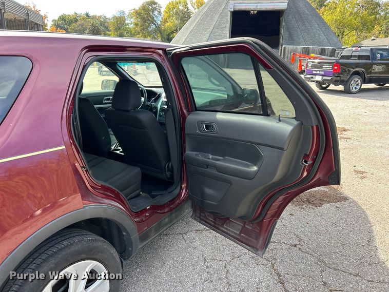 image for item ET6608 2015 Ford Explorer Police Interceptor SUV