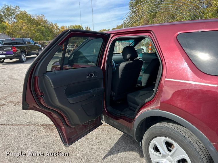 image for item ET6608 2015 Ford Explorer Police Interceptor SUV