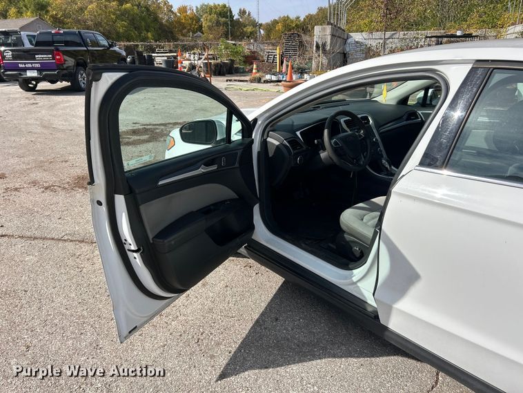 image for item ET6609 2013 Ford Fusion 