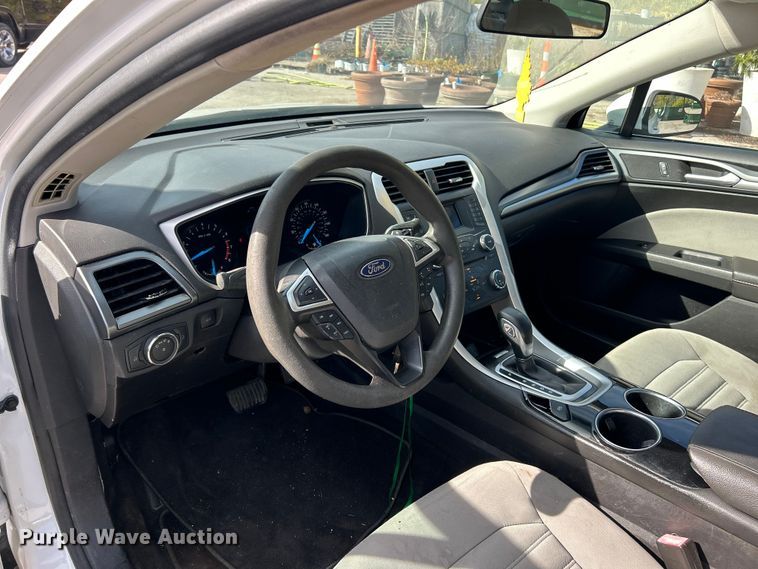 image for item ET6609 2013 Ford Fusion 