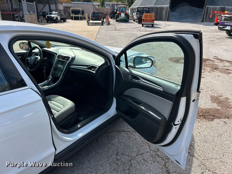 image for item ET6609 2013 Ford Fusion 