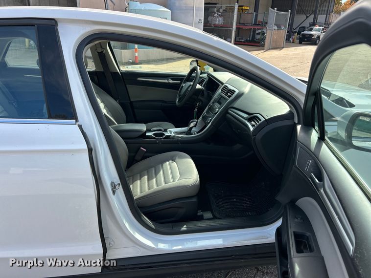 image for item ET6609 2013 Ford Fusion 