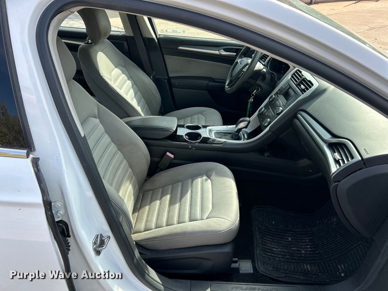 image for item ET6609 2013 Ford Fusion 