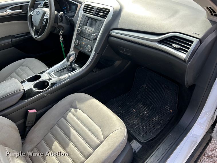 image for item ET6609 2013 Ford Fusion 