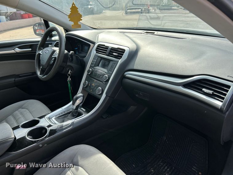 image for item ET6609 2013 Ford Fusion 