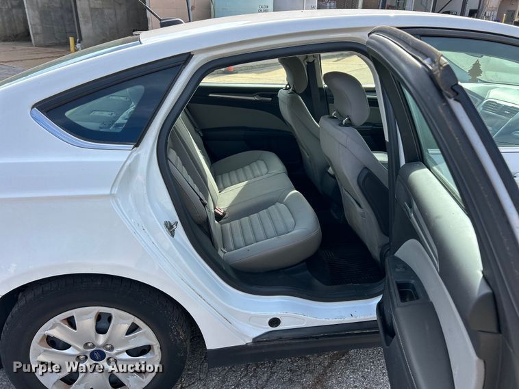 image for item ET6609 2013 Ford Fusion 