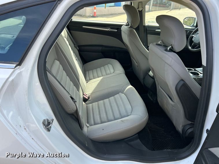 image for item ET6609 2013 Ford Fusion 