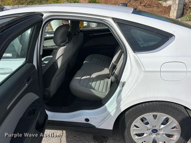 image for item ET6609 2013 Ford Fusion 