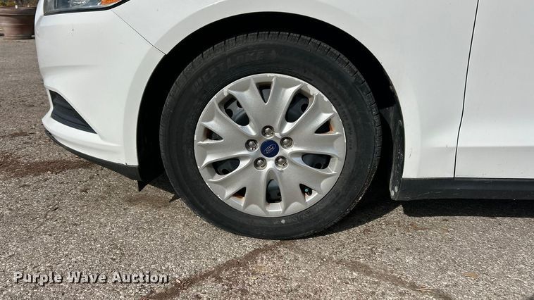 image for item ET6609 2013 Ford Fusion 