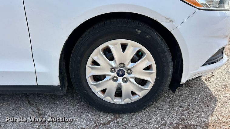 image for item ET6609 2013 Ford Fusion 