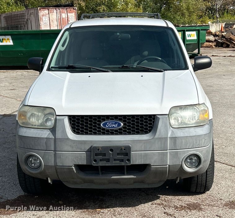 image for item ET6610 2005 Ford Escape SUV