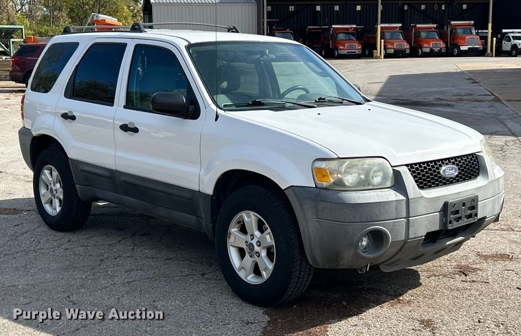 image for item ET6610 2005 Ford Escape SUV