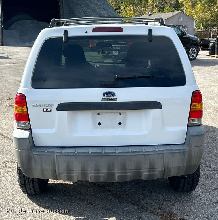 image for item ET6610 2005 Ford Escape SUV