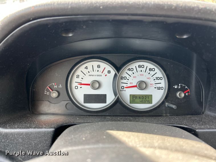 image for item ET6610 2005 Ford Escape SUV