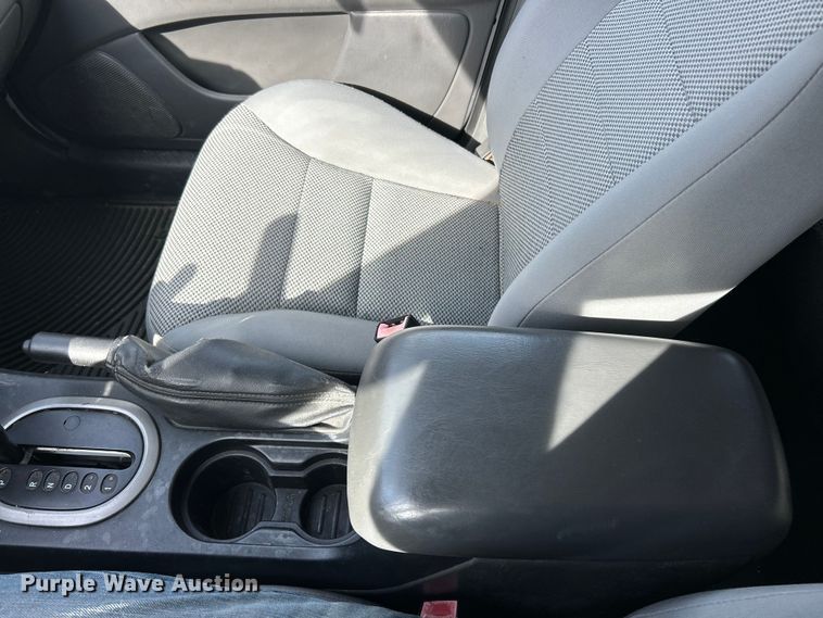 image for item ET6610 2005 Ford Escape SUV