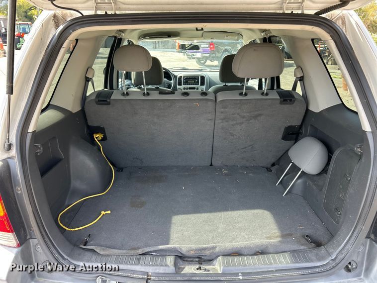 image for item ET6610 2005 Ford Escape SUV