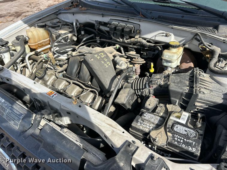 image for item ET6610 2005 Ford Escape SUV