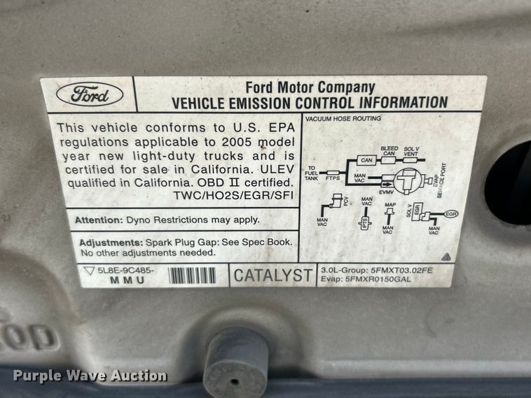 image for item ET6610 2005 Ford Escape SUV
